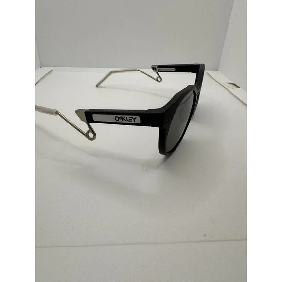 Oakley Sunglasses Black Frame Gray Lens Sport Performance Eyewear - Picture 2 of 5